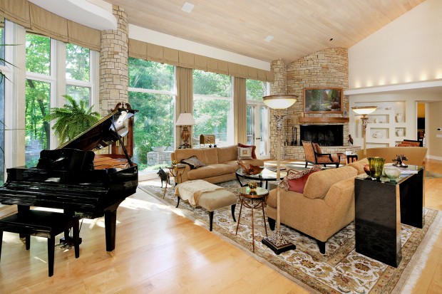 Serendipity Circle, 3_great room.jpg
